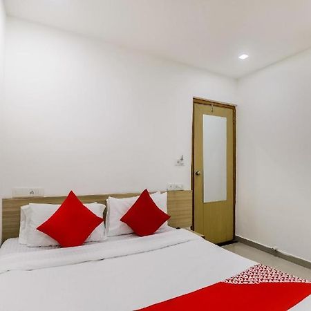 Hotel Veejay Ahmedabad Esterno foto