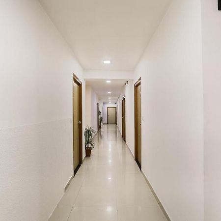 Hotel Veejay Ahmedabad Esterno foto