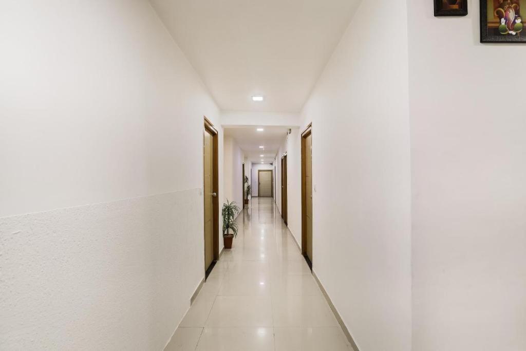Hotel Veejay Ahmedabad Esterno foto